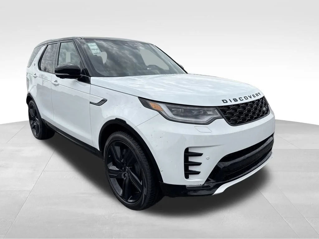 Used 2025 White Land Rover Dynamic SE image 6