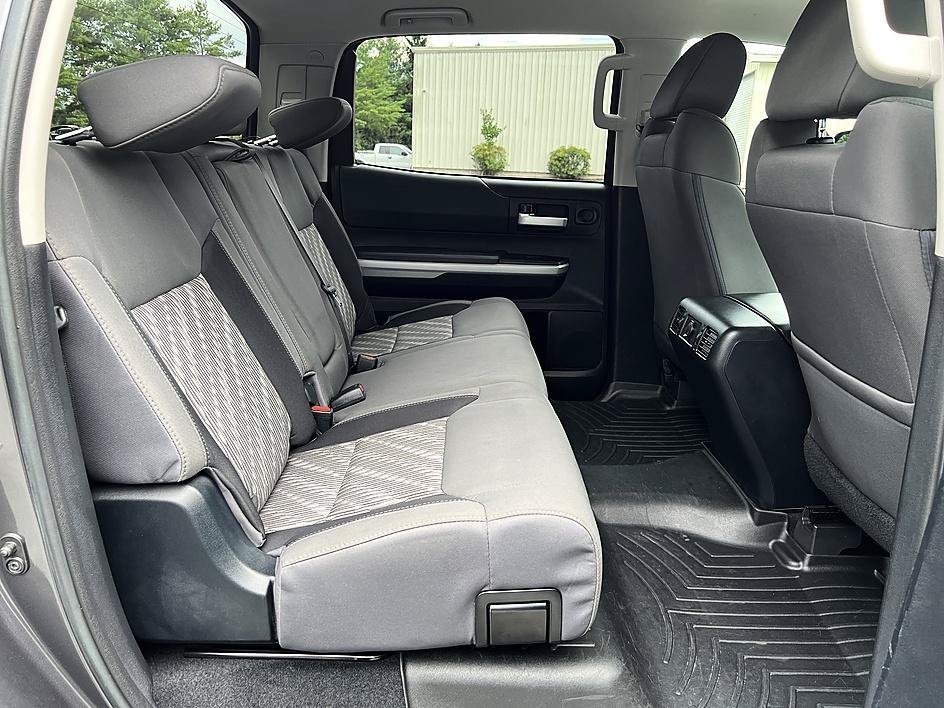Used 2018 Magnetic Gray Metallic Toyota SR5 image 21