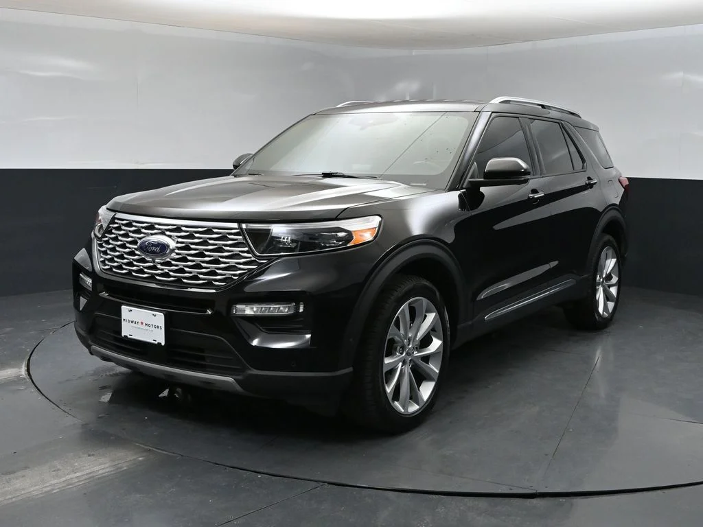 Used 2021 Black Metallic Ford Platinum image 5