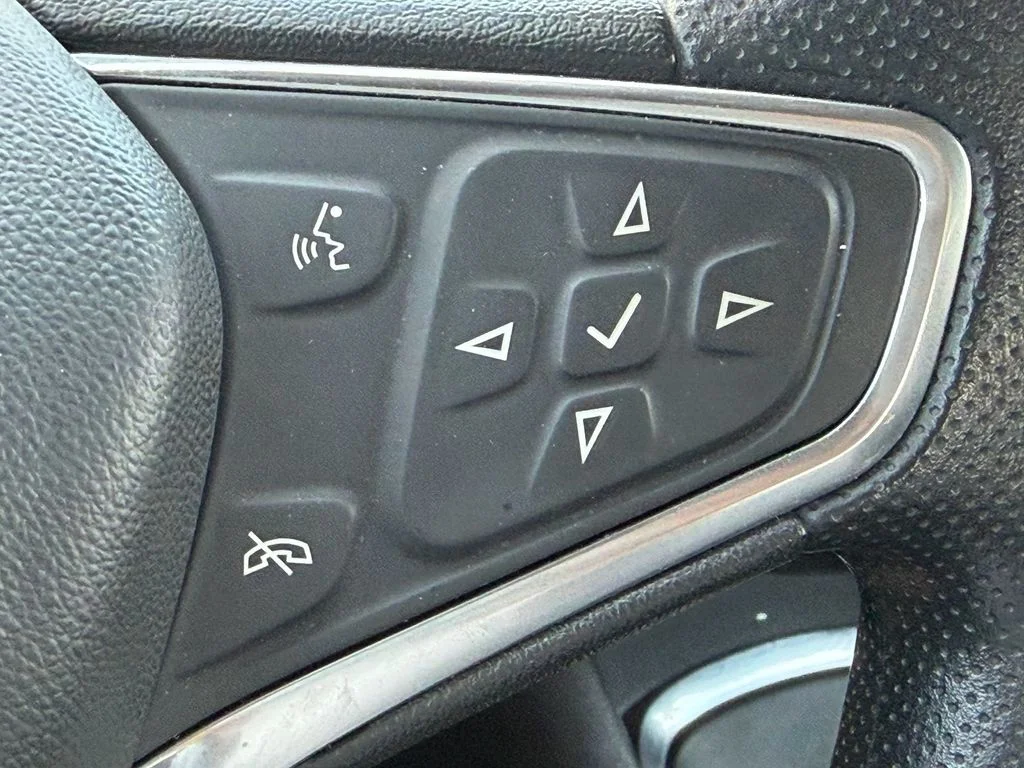Used 2024 Gray Chevrolet LT image 27