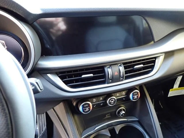 2025 Alfa Romeo Stelvio Base - Photo 19