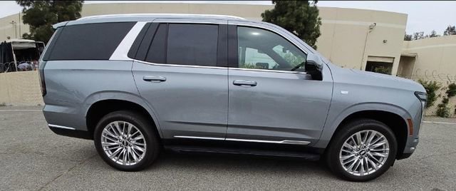 2025 Cadillac Escalade Premium Luxury photo 4