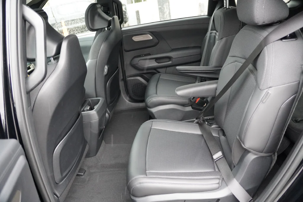 New 2027 Ebony Black Kia S image 11