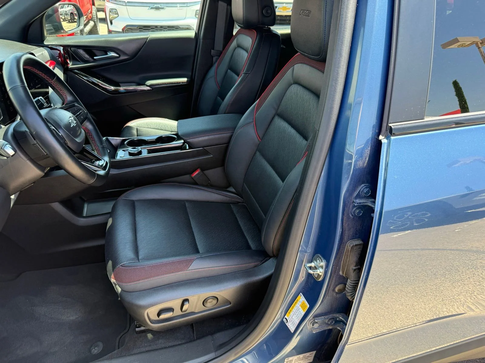 2025 Chevrolet Equinox RS - Photo 30