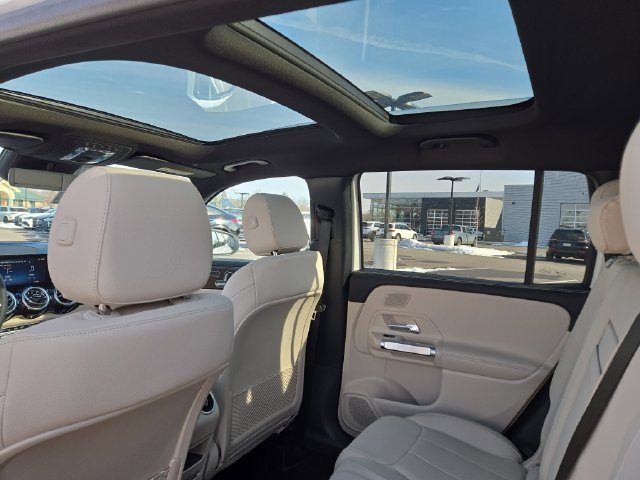 New 2026 Polar White Mercedes-Benz GLB250 image 30