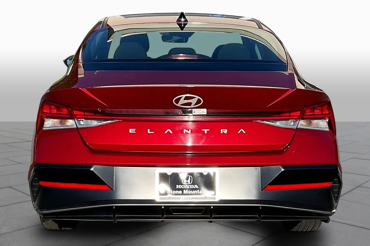 Used 2025 Ultimate Red Hyundai SEL Convenience image 5