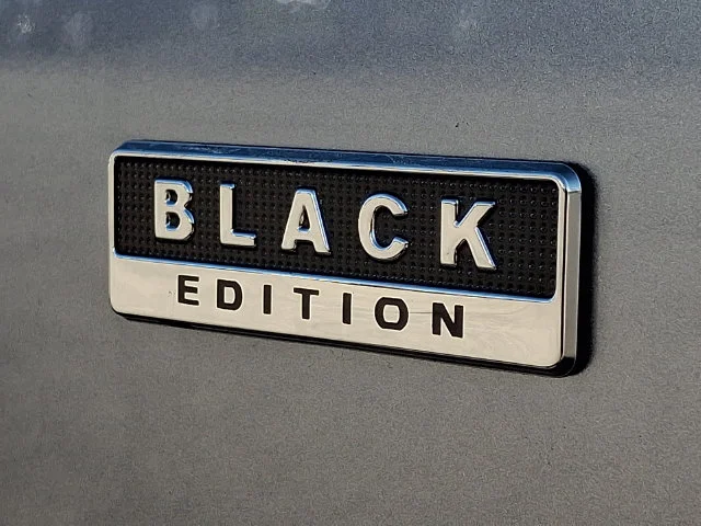 Used 2024 Gray Mitsubishi Black Edition image 31
