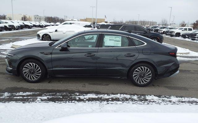 New 2026 Gray Hyundai SEL image 1