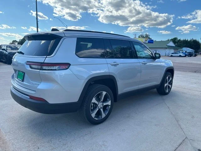 New 2026 Silver Zynith Jeep Limited image 5
