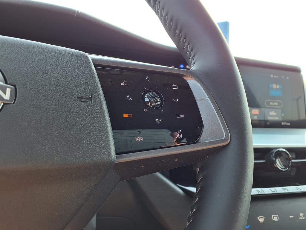 Used 2025 Super Black Nissan SL image 21