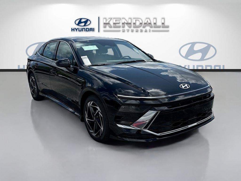 New 2026 Abyss Black Hyundai SEL Sport image 1