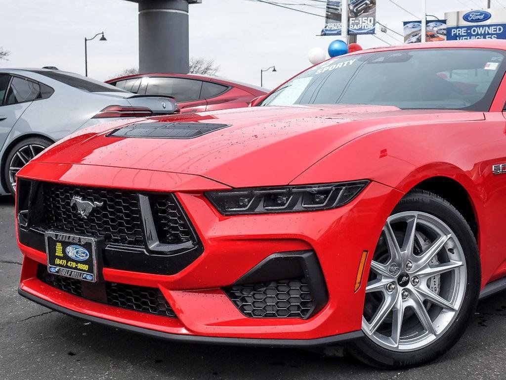 Used 2025 Red Ford  image 3