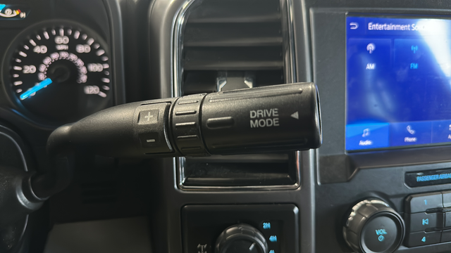 Used 2019 Blue Ford XLT image 18