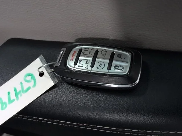 Used 2023  Chrysler Touring L image 35