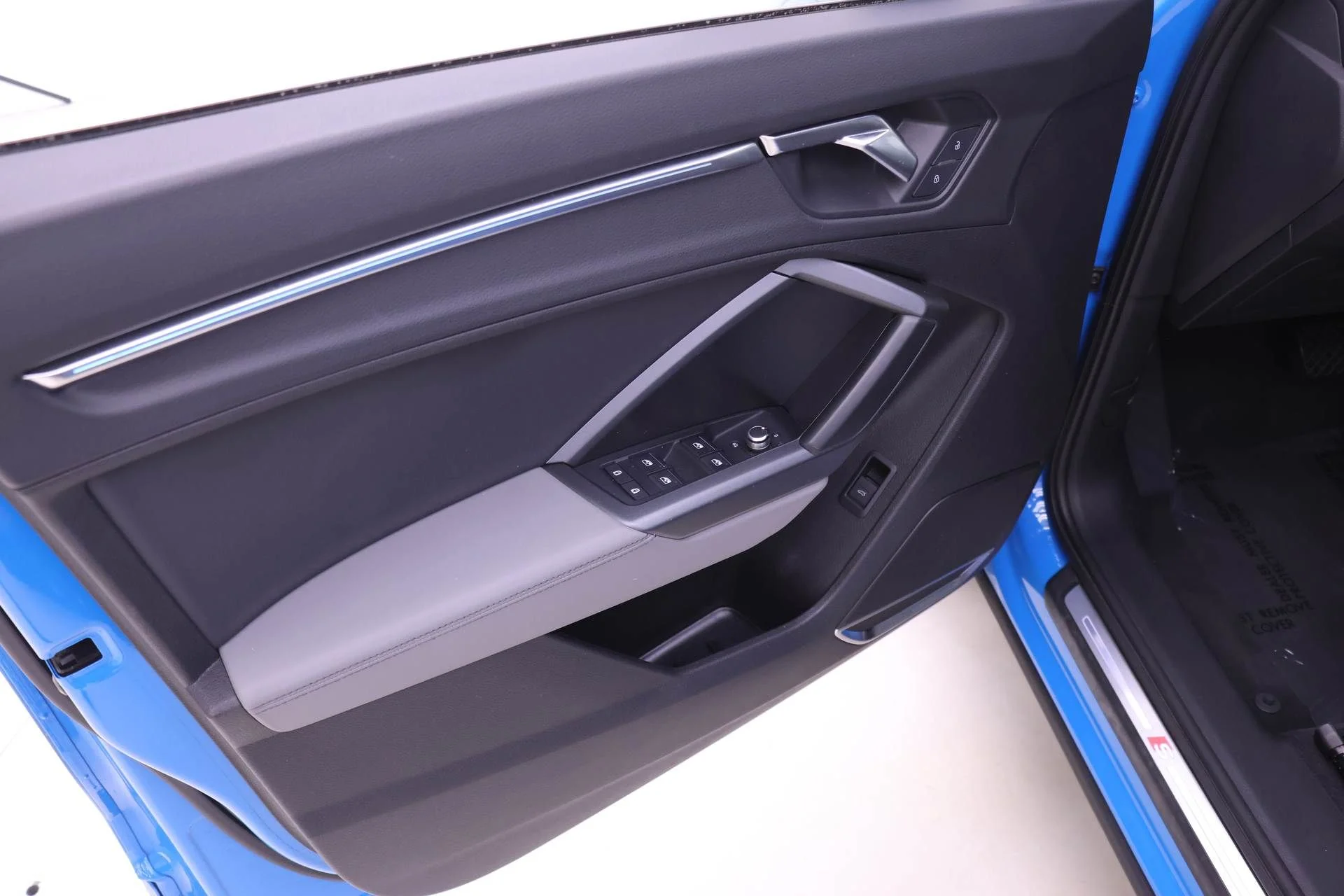 Used 2019 Blue Audi 2.0T Prestige image 13