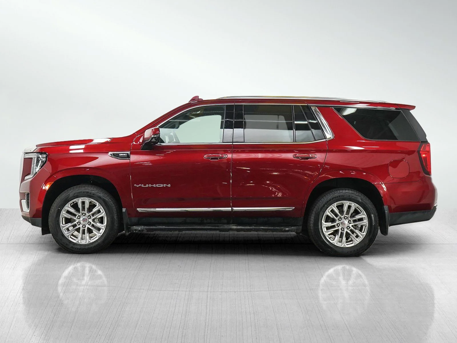 Used 2022 GMC Yukon SLT with VIN 1GKS2BKD3NR292281 for sale in Roseville, Minnesota