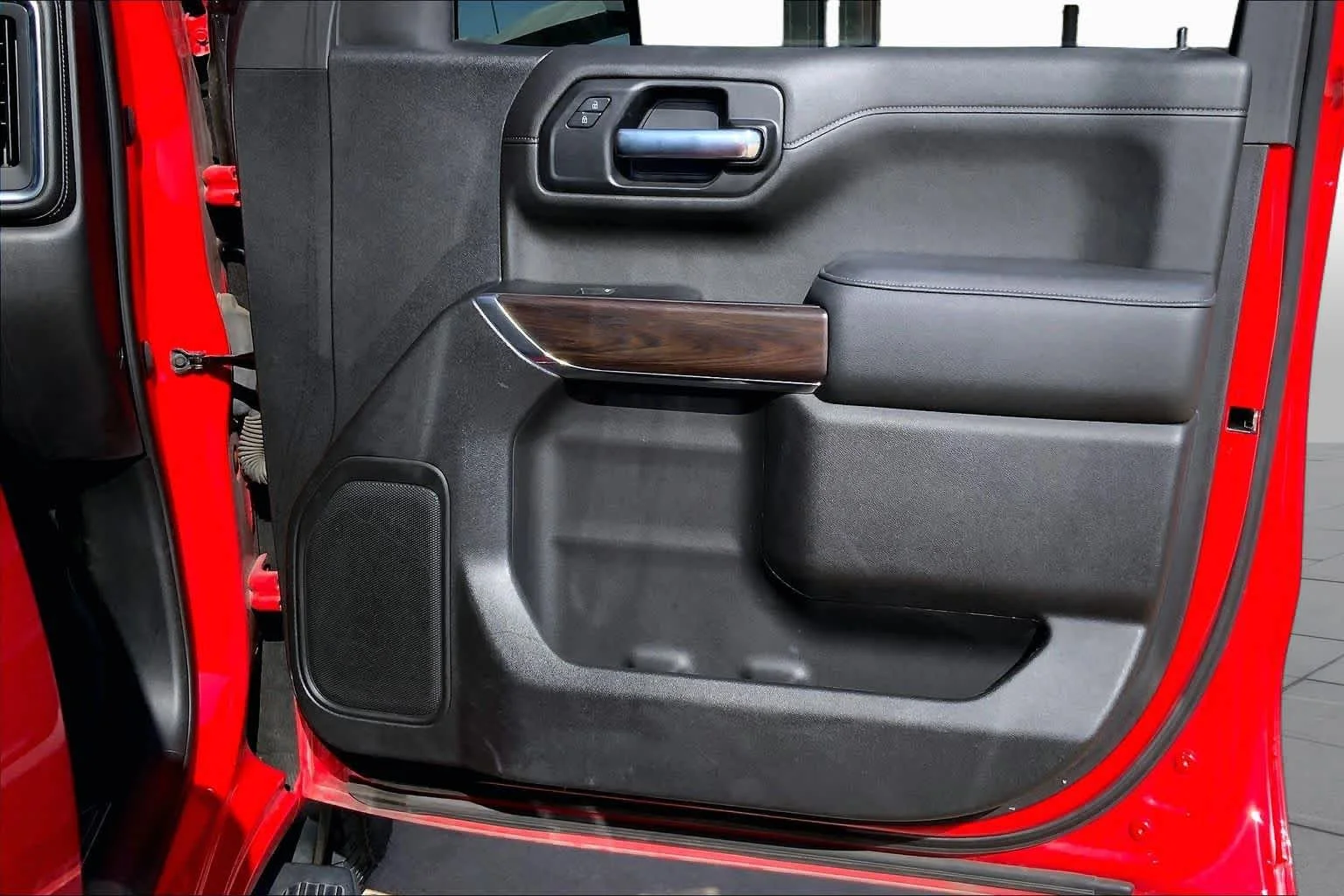 Used 2022 Cardinal Red GMC SLT image 22