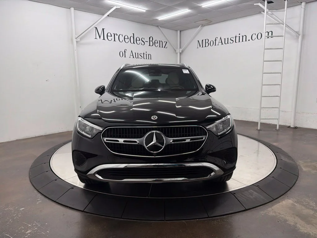 New 2027 Black Mercedes-Benz GLC 300 image 2