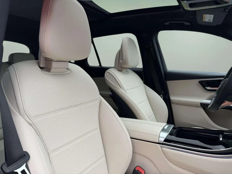 Used 2026 WHITE Mercedes-Benz GLC 300 image 30