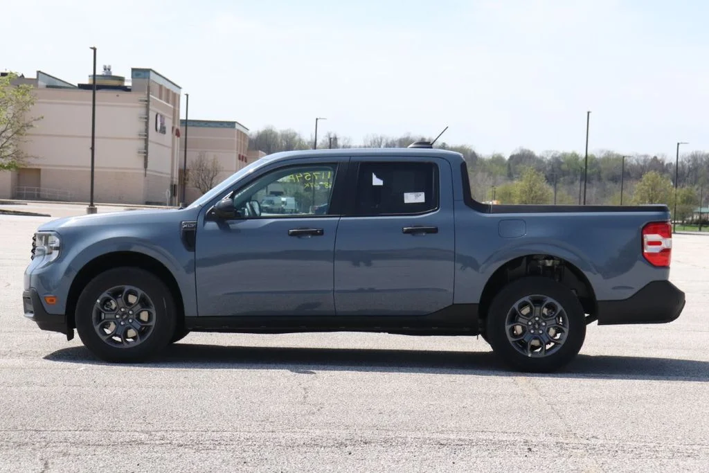 New 2026 Gray Ford XLT image 6
