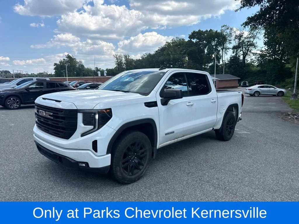 Used 2022 SUMMIT WHITE GMC Elevation image 8