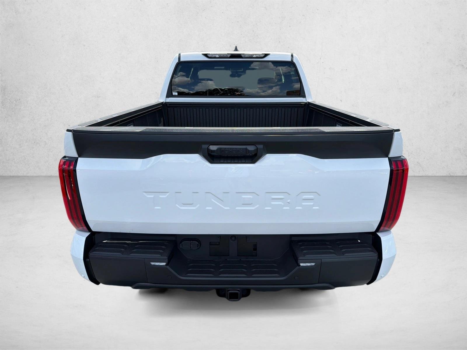 New 2026 Ice Cap Toyota SR5 image 4