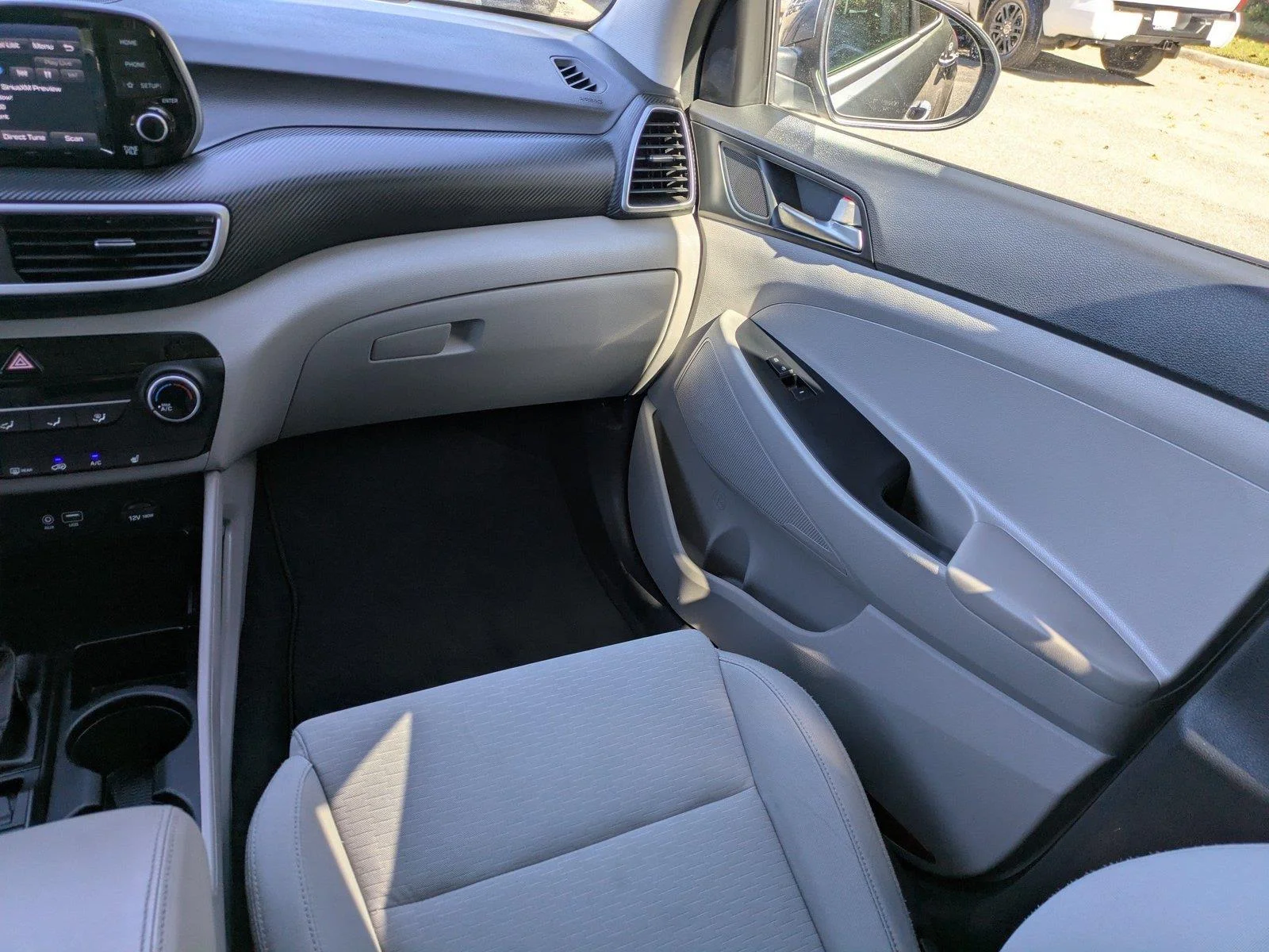 Used 2019 Coliseum Gray Hyundai Value image 17