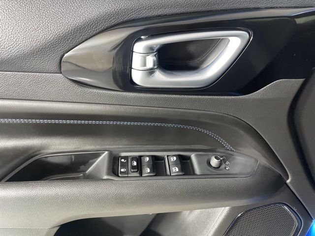 New 2026 Hydro Blue Pearlcoat Jeep Latitude image 22