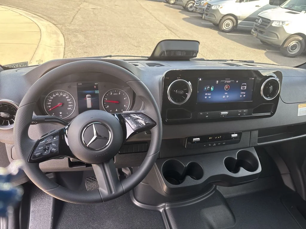 New 2026  Mercedes-Benz Ranger Contractor PKG/Roof Rack image 39