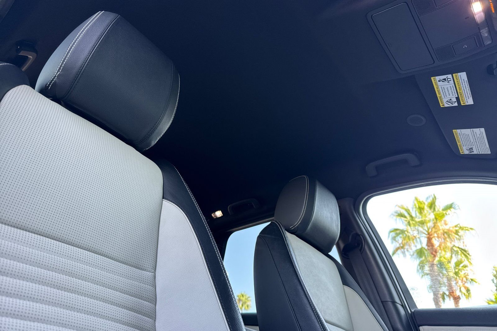Used 2022 Blue Land Rover S R-Dynamic image 10