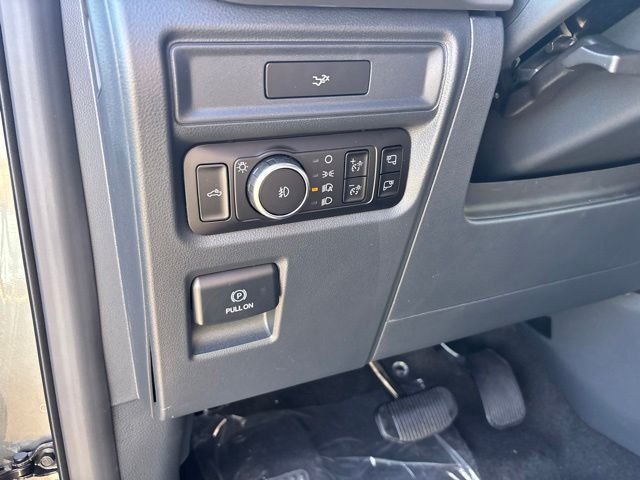 New 2026 Carbonized Gray Metallic Ford T-Sport XLT image 18