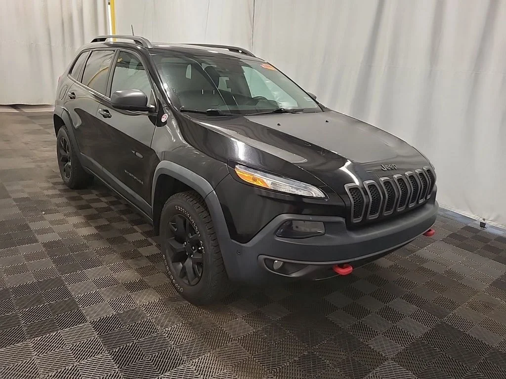 Used 2018 Black Jeep Trailhawk image 3