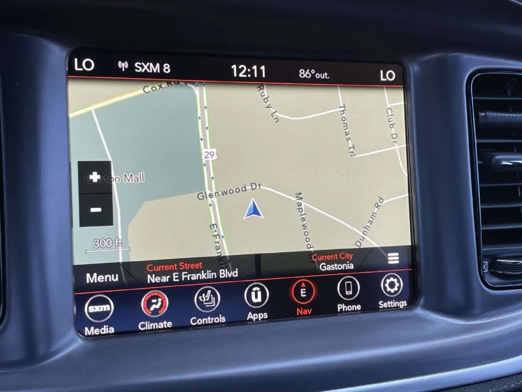 Used 2021 White Dodge SXT image 36