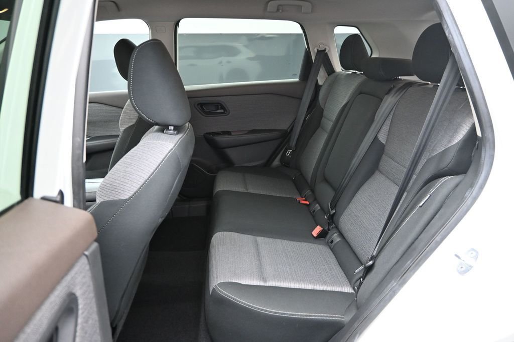 Used 2021 White Nissan S image 15