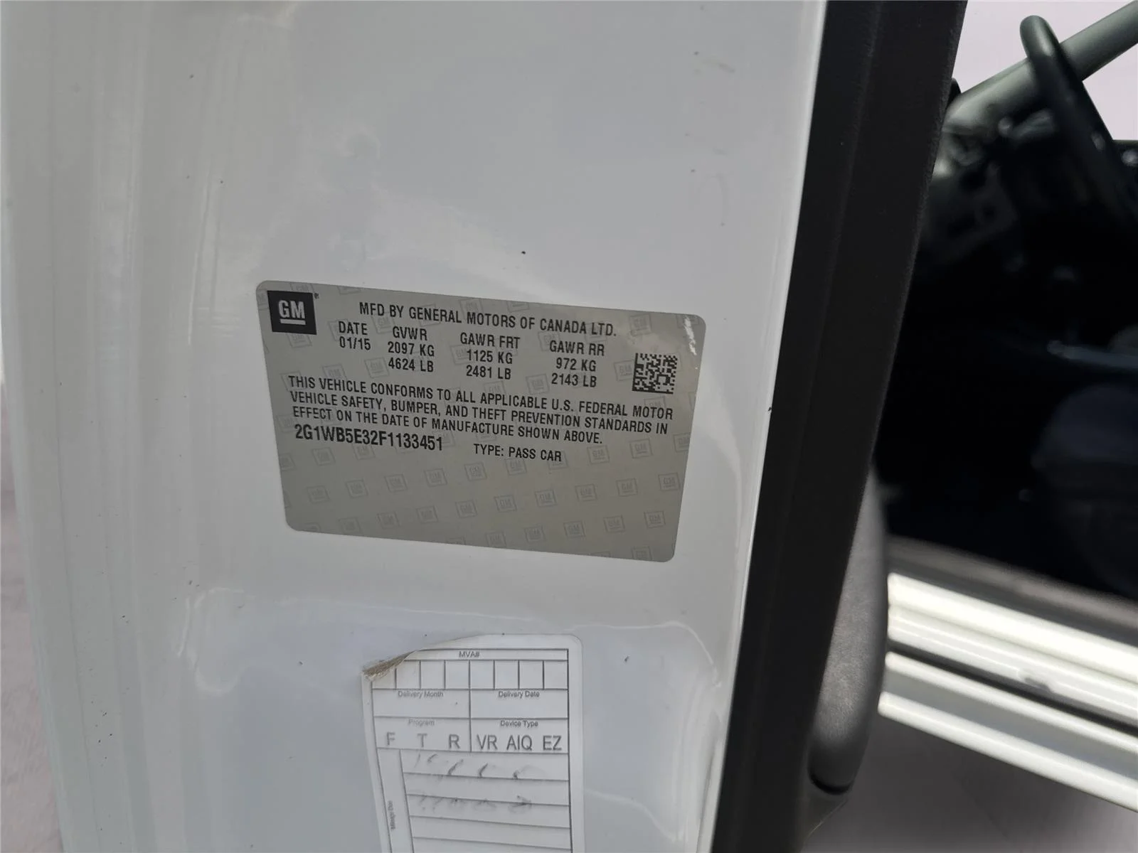Used 2015 SUMMIT WHITE Chevrolet LT image 35