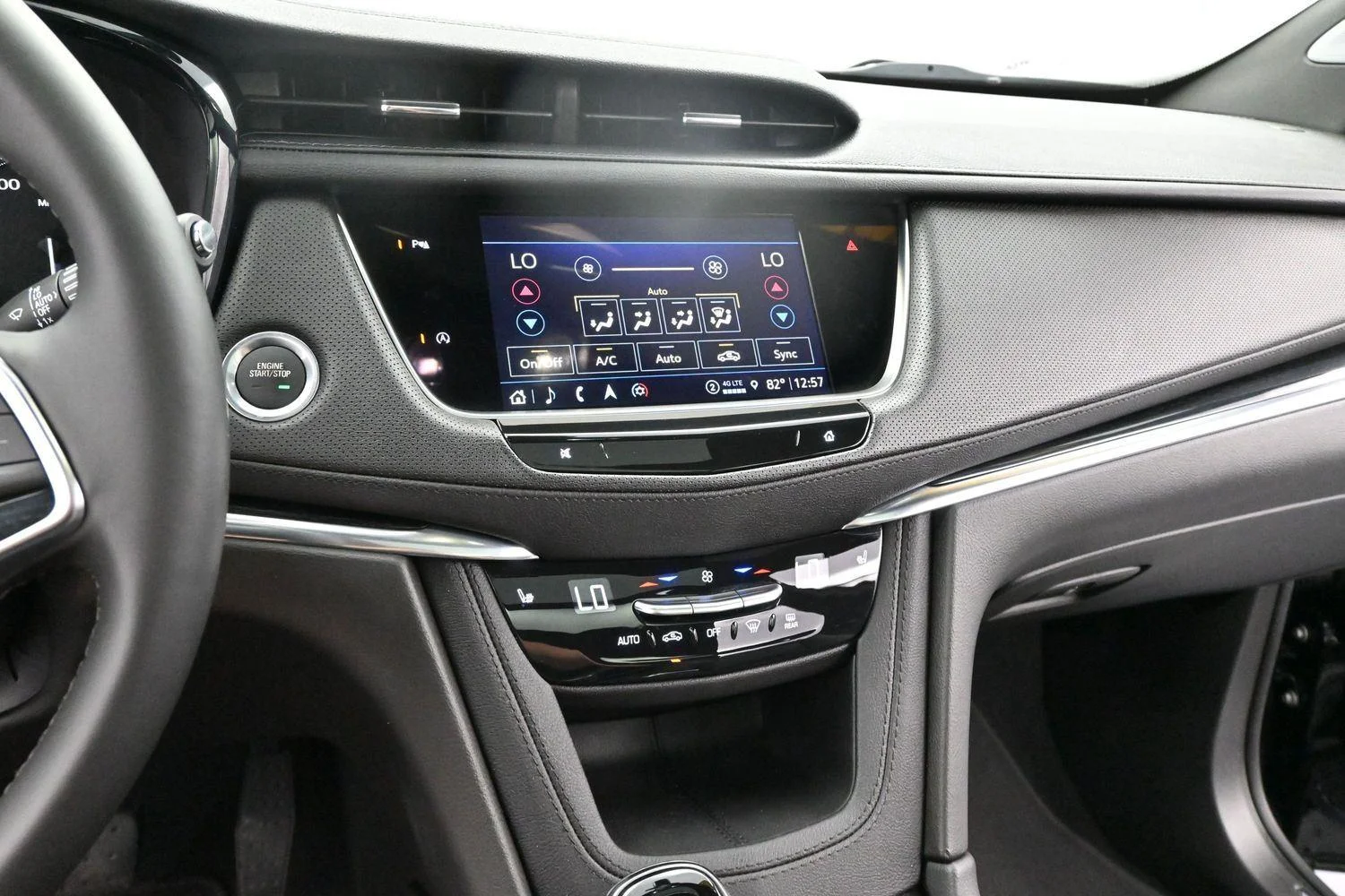 Used 2025 Stellar Black Metallic Cadillac Premium Luxury image 22
