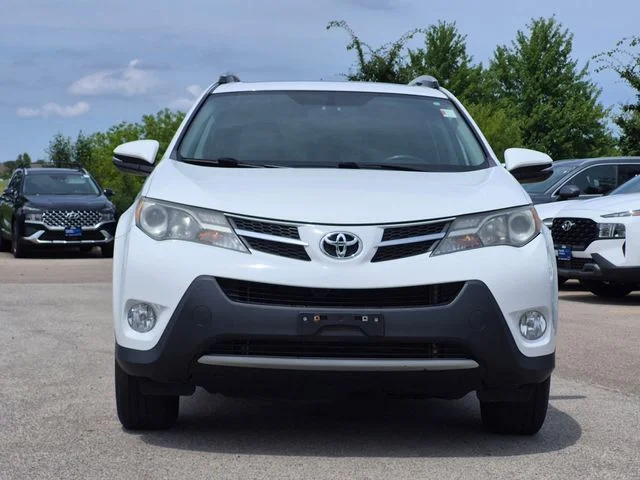 Used 2015 White Toyota XLE image 2