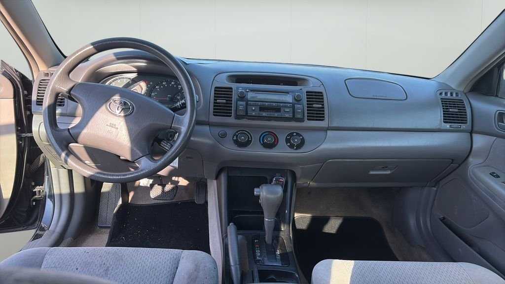Used 2004 Black Toyota LE image 12