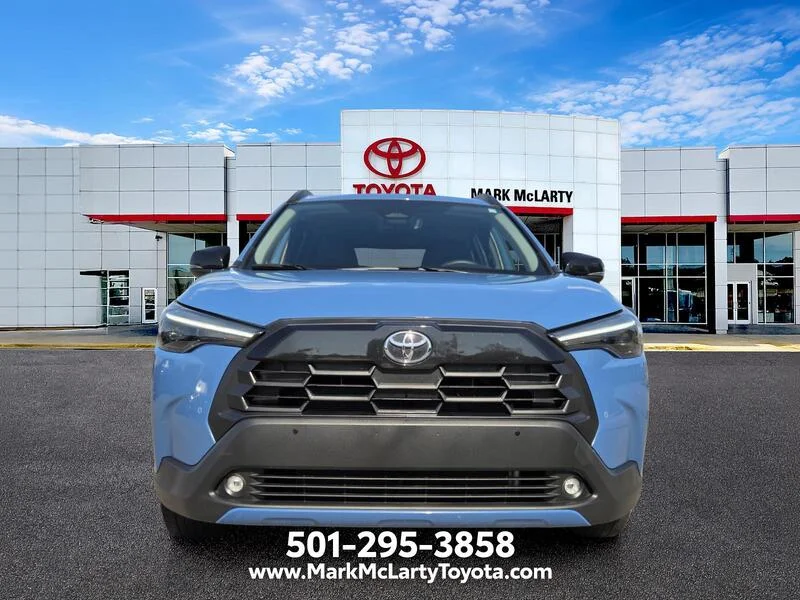 Used 2026 Blue TOYOTA XLE 2WD image 8