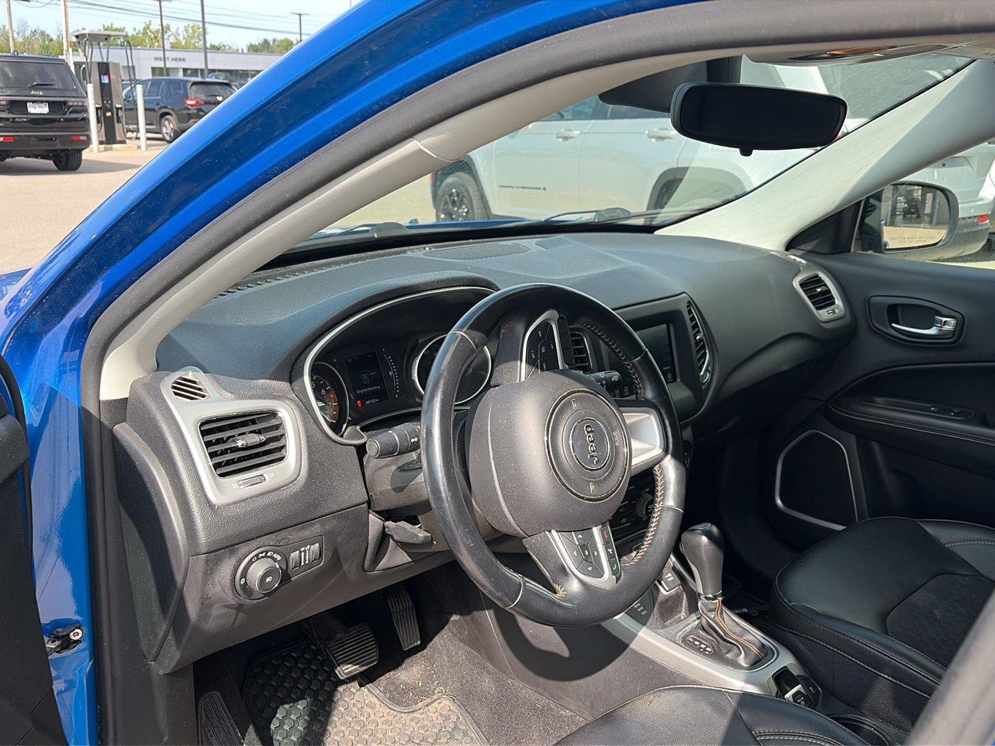Used 2020 Laser Blue Pearlcoat Jeep Latitude image 5