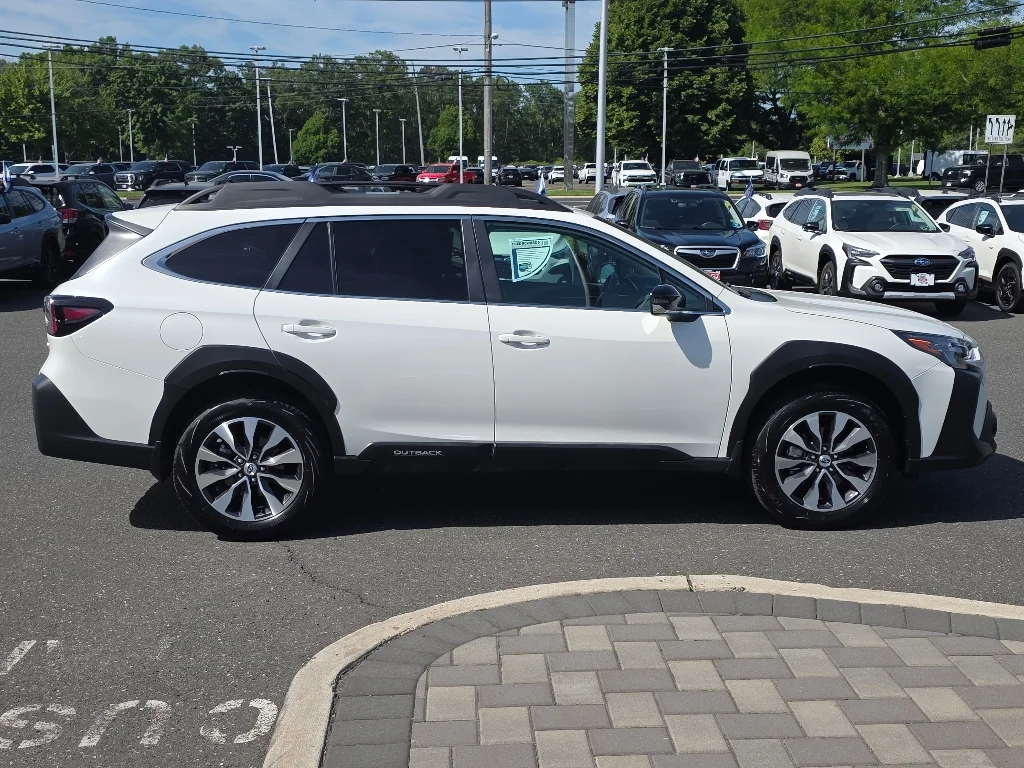 2025 Subaru Outback Limited - Photo 18