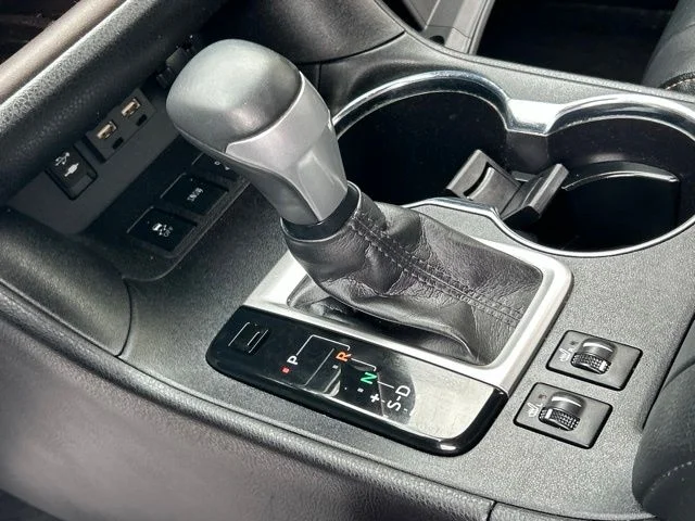 Used 2019 Blue Toyota XLE image 47