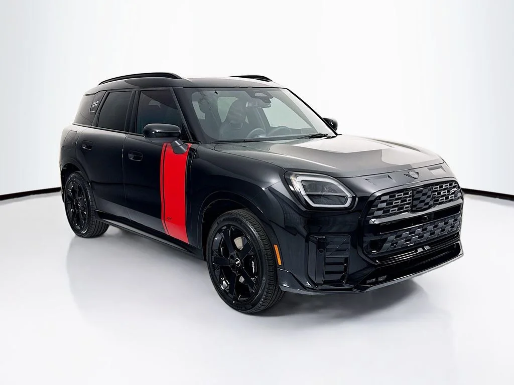 New 2027 Midnight Black II Metallic MINI Iconic image 3