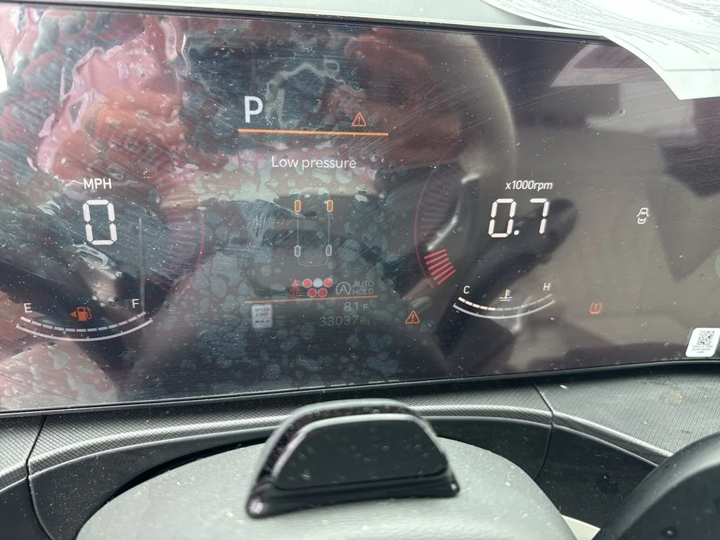 Used 2025 Gray Hyundai SEL image 6