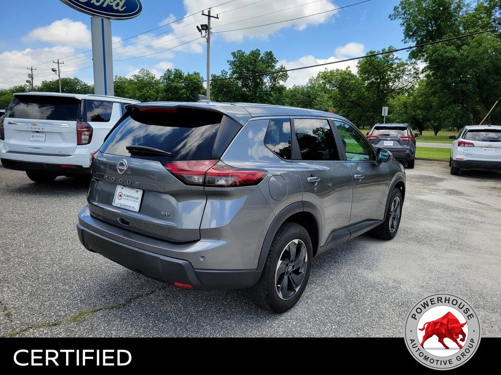 Used 2024 Gray Nissan SV image 5