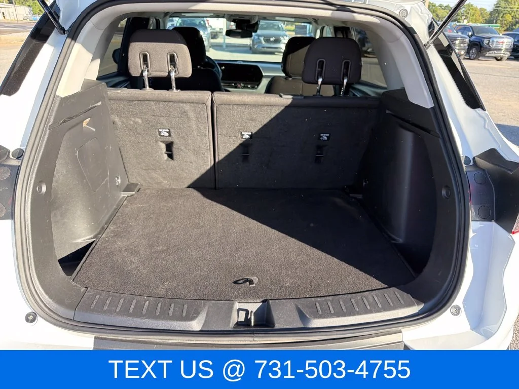 Used 2025 White Chevrolet LT image 24