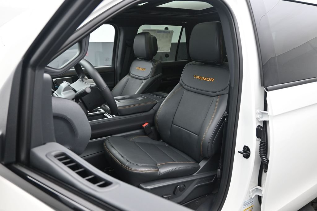 New 2026 Star White Metallic Tri-Coat Ford Tremor image 8