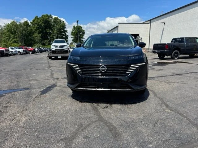 Used 2025 Black Nissan SL image 2