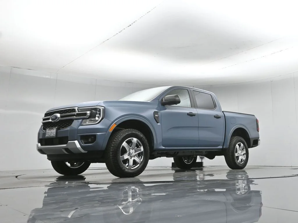 Certified Used 2025 Gray Ford XLT image 46