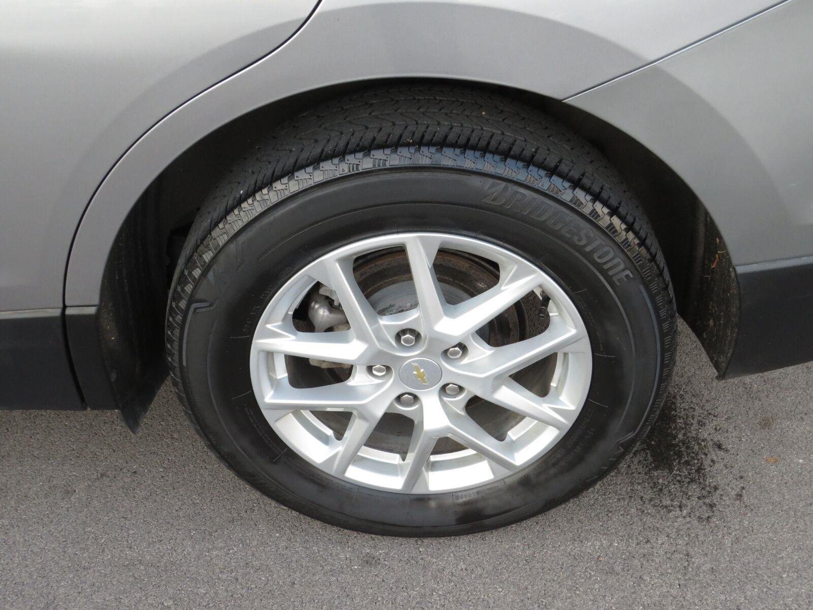 Used 2024 STERLING GRAY METALLIC Chevrolet  image 19
